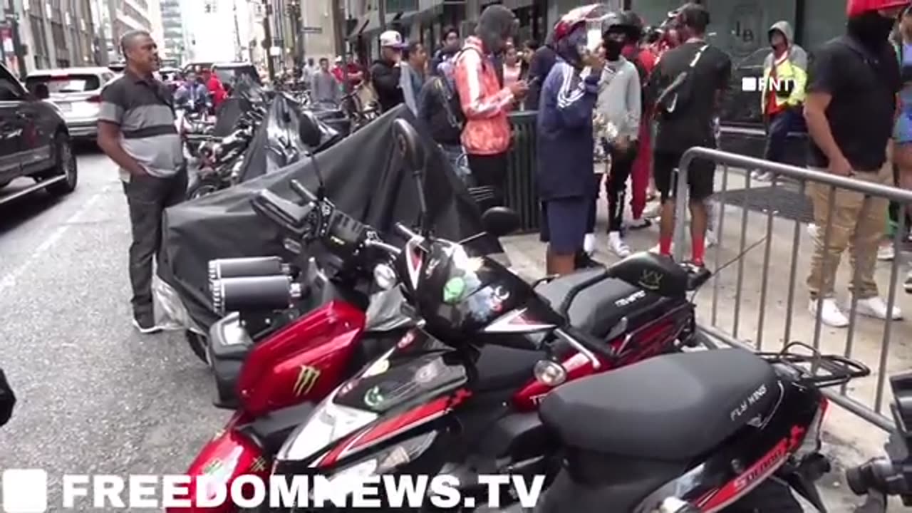 AOC gets an appropriate welcome from pissed off New Yorkers