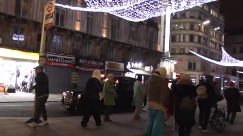 police Trafalgar square stopping partying