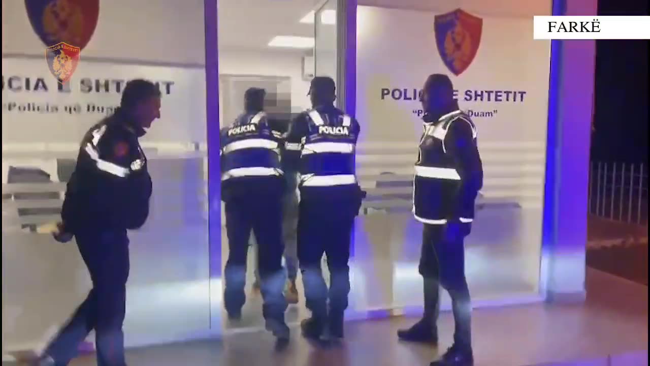 Kanoste me thikë dhe përndiqte nxënësit në Krrabë, arrestohet 42-vjeçari