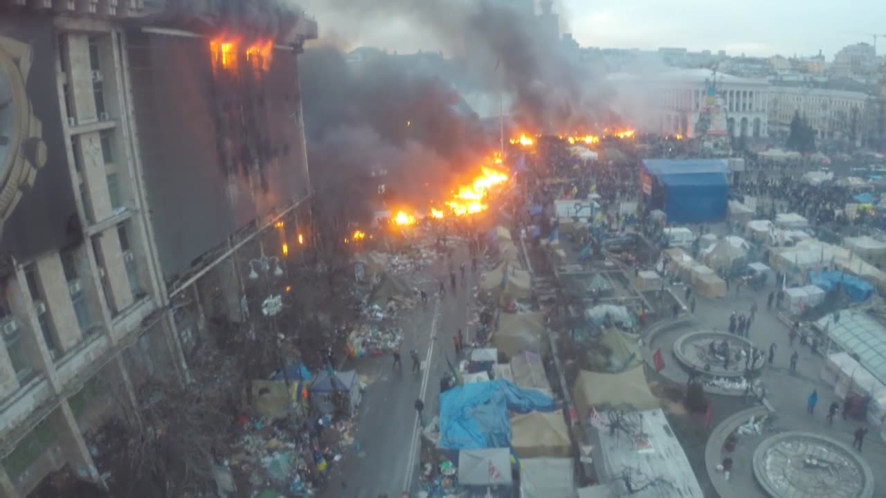 Filmime me dron gjatë trazirave në Kiev 2014 ...