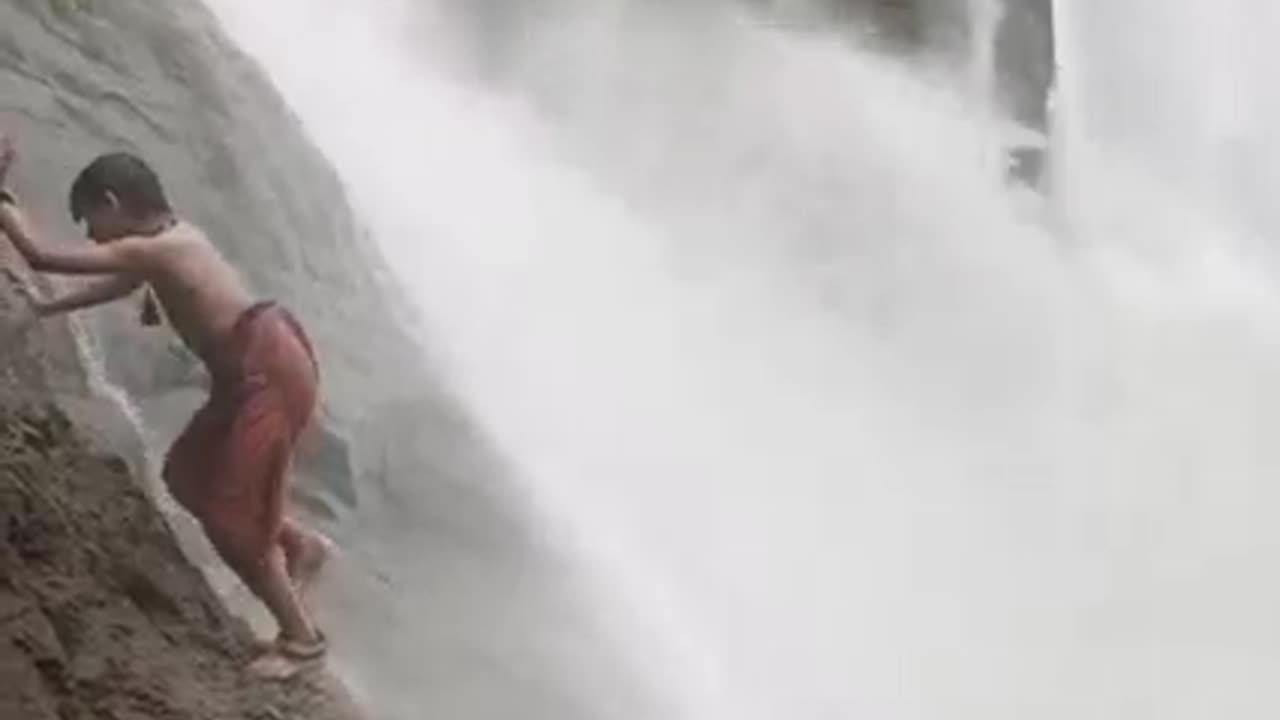 Bahubali movie scene