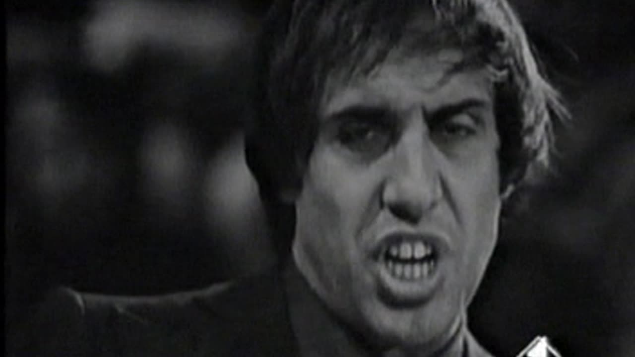 Adriano Celentano - Un Albero Di 30 Piani = Music Video 1972