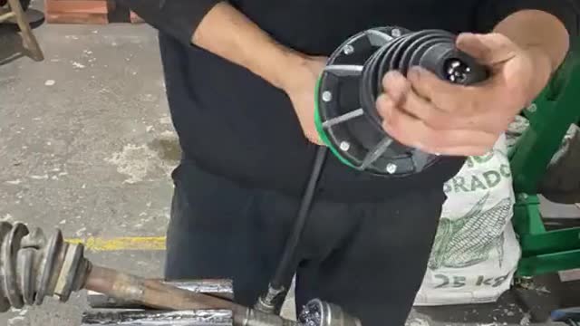 Auto parts installation small buckle car repair automobile maintenance