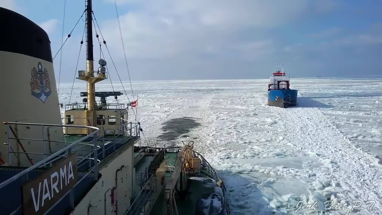 ICEBREAKING IN BALTIC SEA! Icebreaker