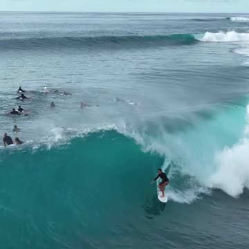 THE WAVE THAT MAKES YOU KEEP ON SURFUNG