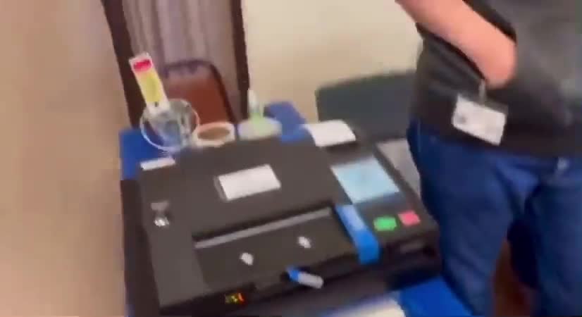 Voting Machines Not Working In AZ, Worker Tries To Stop Voter From Recording