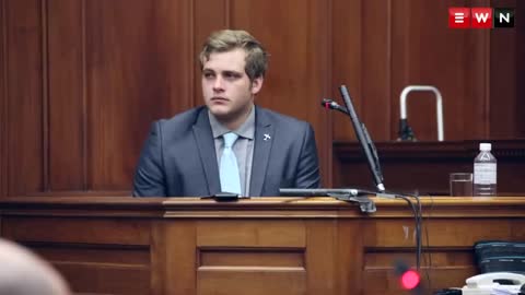 Van Breda reenacts his scuffle with the alleged intruder