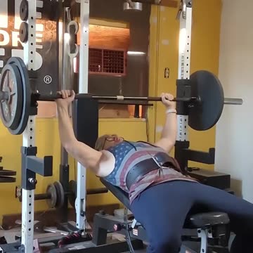 65 yrs old-LOW INCLINE BENCH 205x4r 🎥 THURSDAY NOV 60 2nd total bodyweight pullups today