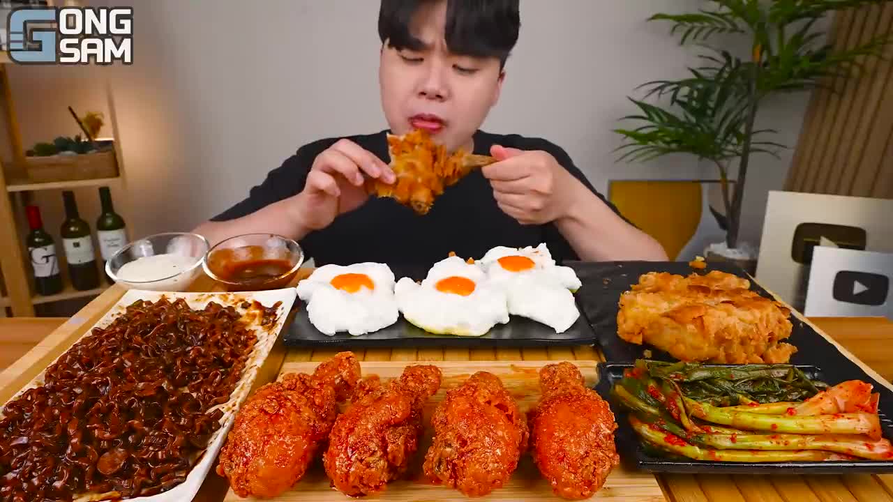 ASMR MUKBANG FRIED CHICKEN AND BLACK BEAN NOODLES EATING SOUND!