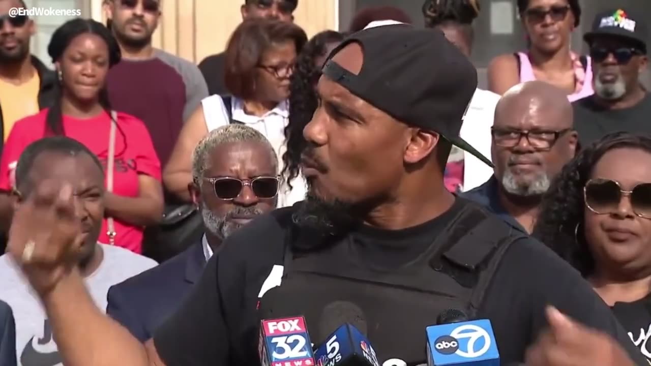 Watch how Chicago residents react to Biden's border crisis coming to their community