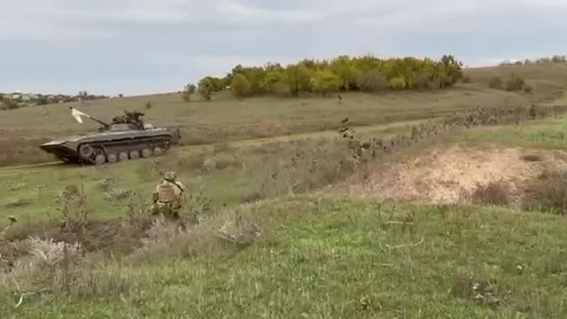 Kiev forces overrun a BMP. This like really happened.