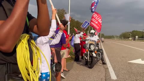 TRUMP Visits My Neighborhood with MASSIVE Motorcade - Emotional