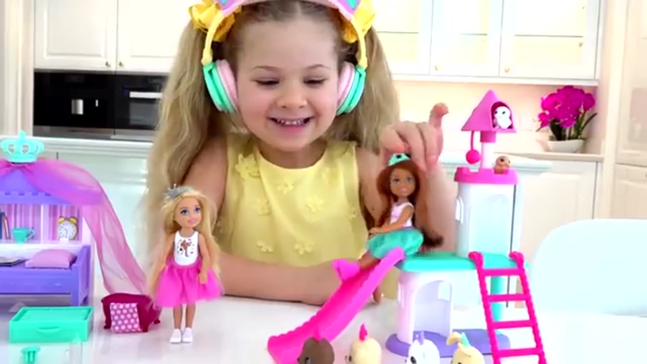 Diana and roma play with barbie toys #rumble-100.00%