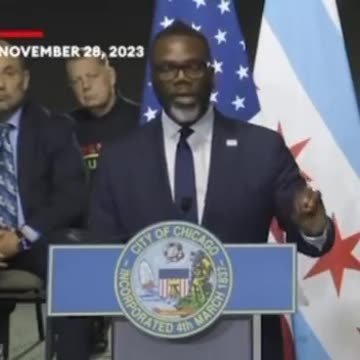 Chicago Mayor Brandon Johnson lashes out and blames "right wing extremists" for Chicago's problems