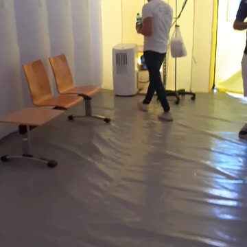 "La carpa para enfermos de covid 19 de Lérida, una mentira". "Esto es una mentira". No hay enfermos