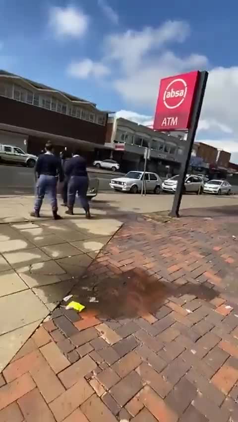 Police set the record straight on viral video of man waving gun at officers