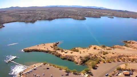 Sunny day at the lake