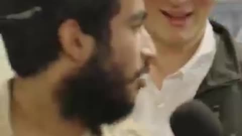 Muslim Convinces Jews to Accept Islam!