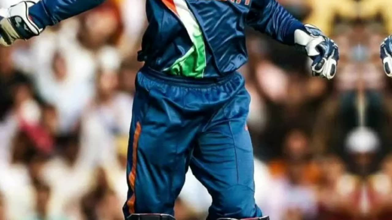 This video is for MS Dhoni fans...