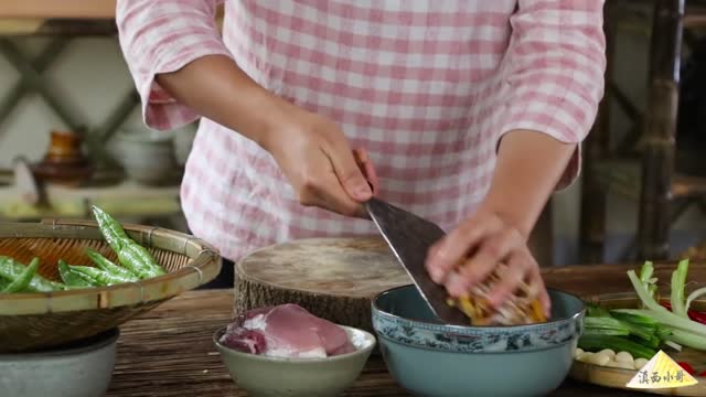 Cooking Cripsy Lotus Flowers - Lotus Leaf Balls - Lotus Leaves with Fried Meat