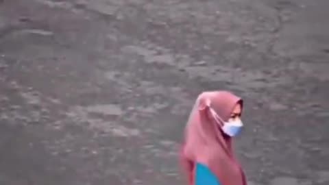 hijabi girl viral video