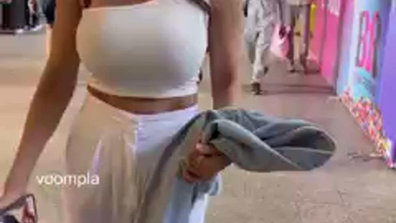 no-go in the first place🙄🤷♀️ Sherlyn Chopra sp