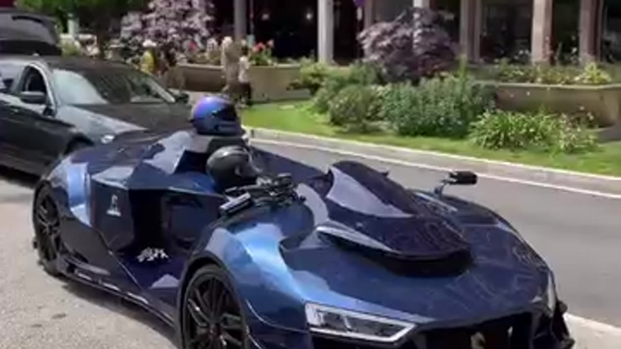 An Audi R8 V10 transformed into a quad bike car?