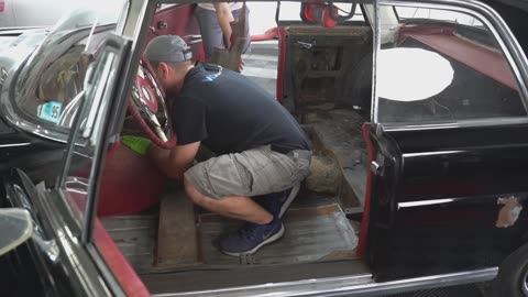 First Wash Since 1995_ Barn Find Mercedes 220 SE!_ Car Detailing Restoration