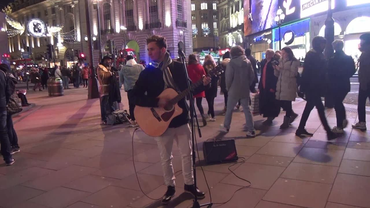 Augustin Kafka Busking in London Christmas 2017