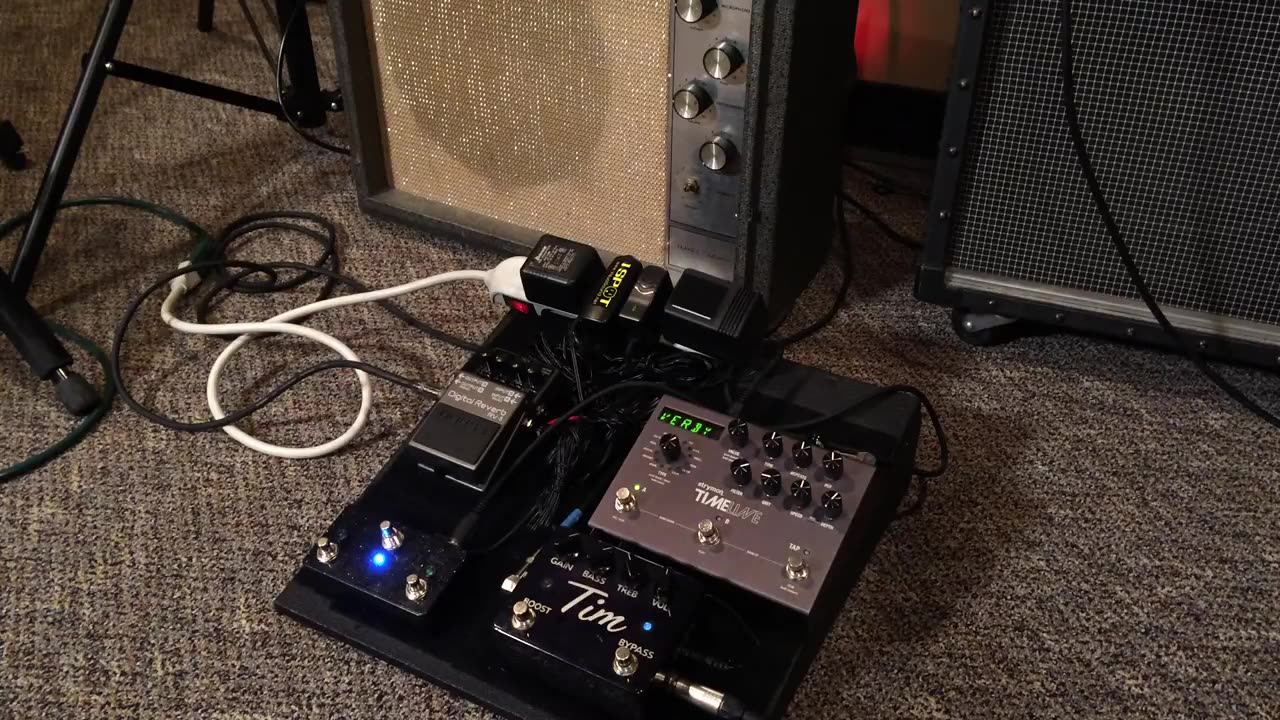 Ambient Silvertone 1482 with boss rv5, Tim and Strymon timeline