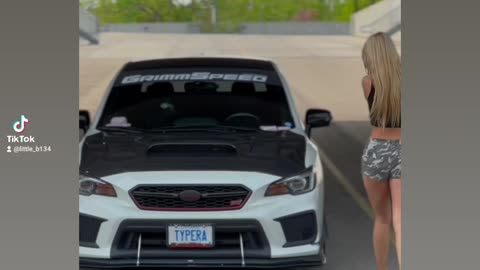 Who doesn't love women and their car😍😍😍