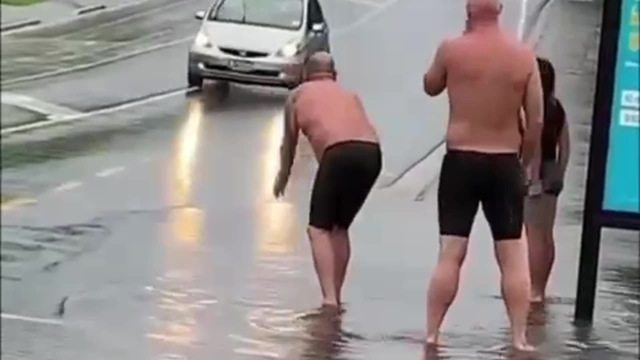 Yeehhhhaaa...It's bath time