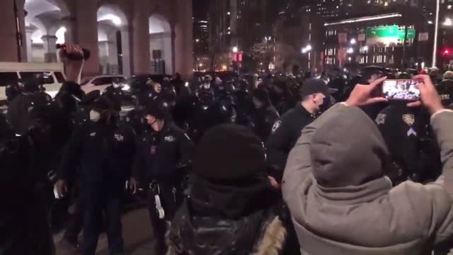 J̵̀̈́͑̄̇̚NYPD Move In To Make Multiple Arrests