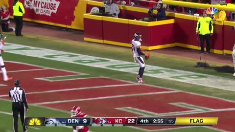 Patrick Mahomes gets called for a false start