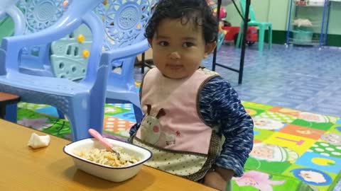 Cute baby 💖💗 she didn't want to eat 😍🤣