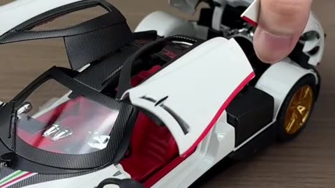 Exploring the Pagani Huayra!