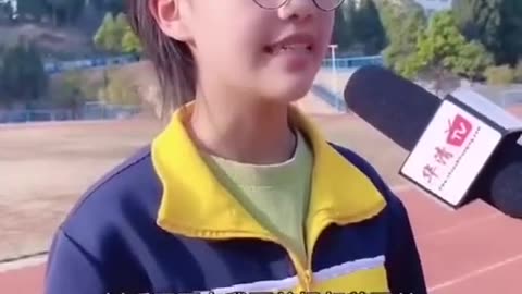 Chinese girl: Chinese dream vs American dream (English subtitles) 小粉红姑娘谈中国梦与美国梦的区别：美国梦是个人发财的梦