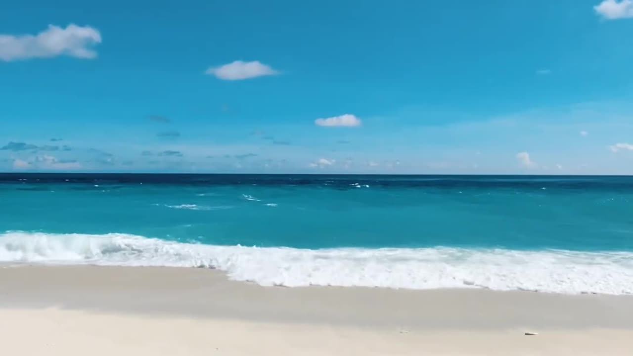 [MALDIVES _BEAUTIFUL_BEACH_VIEW]