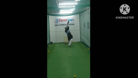 INDOOR CRICKET