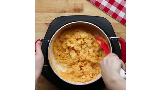 KETO: BACONCAULIFLOWER MAC N CHEESE