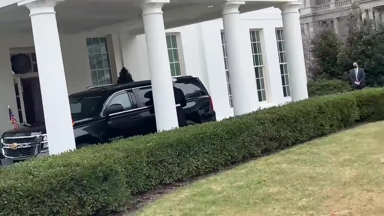 Does this appear to be the actual WH grounds?