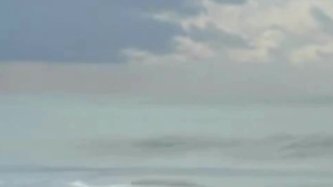 4K Sea Ocean Waves Sounds with Beautiful Relaxing Music