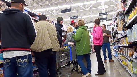 Loud TURKEY FARTS in Public!!! 🦃💨 Funny Fart Prank! 😝