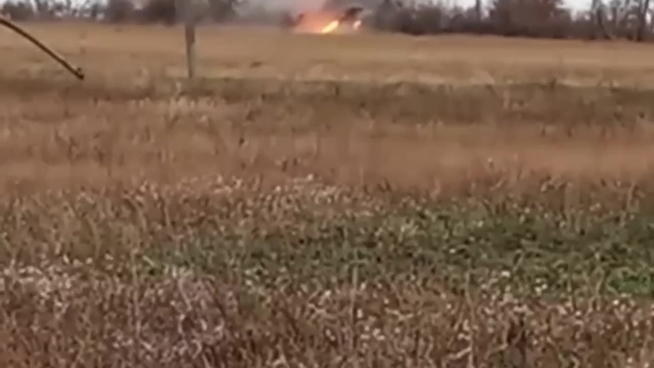 🚀💥 The moment of HIMARS missile strike on Russian BM-21 Grad