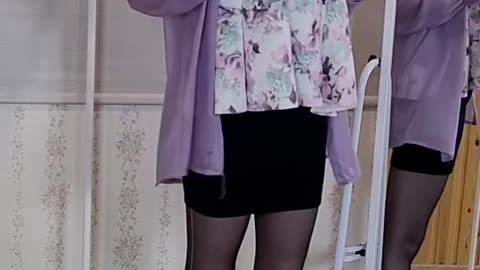 Light and Stylish: Windy Tops for a Summer Look