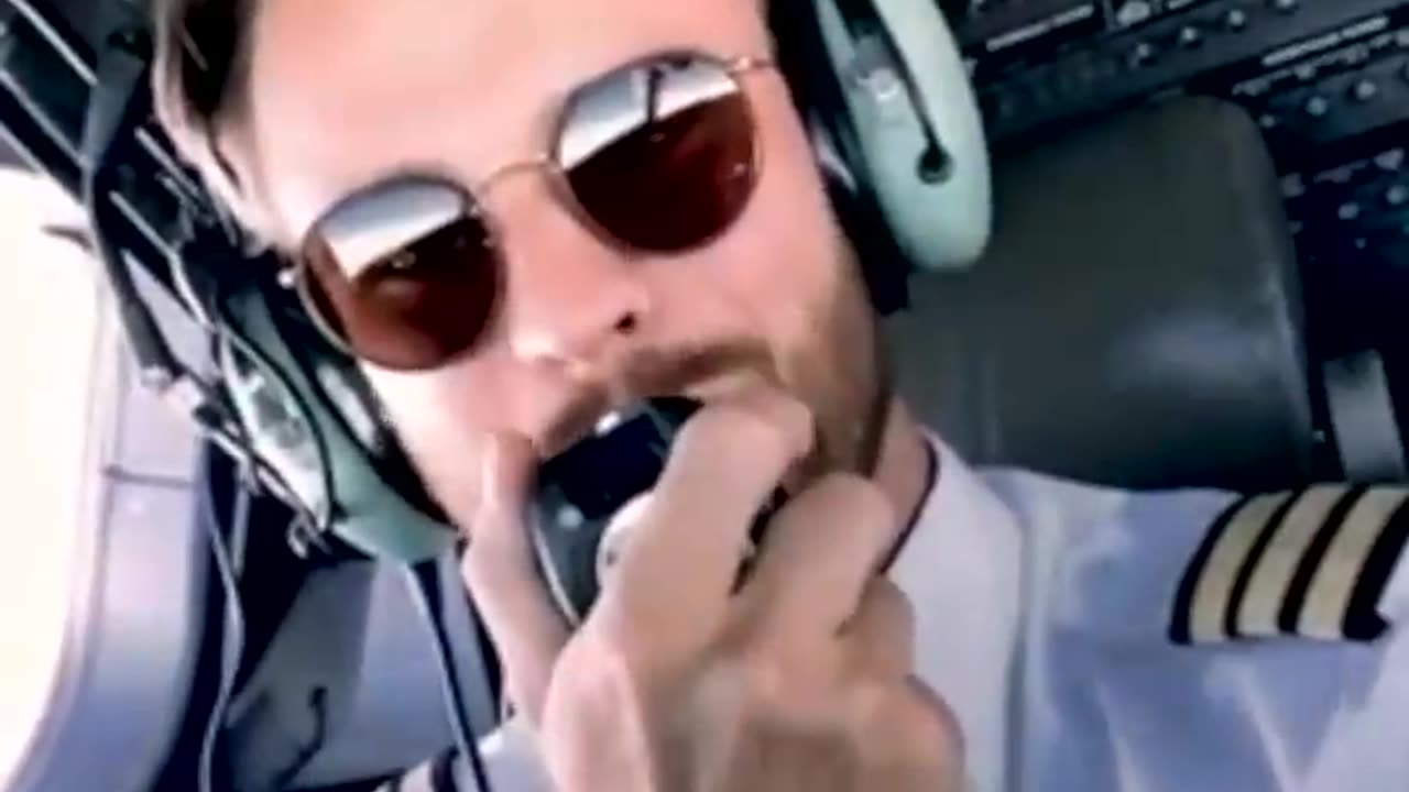Funny airoplane pailet
