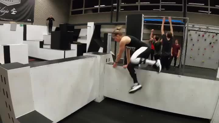 Cute Girl doing a lot of back-flips in a single parkour running
