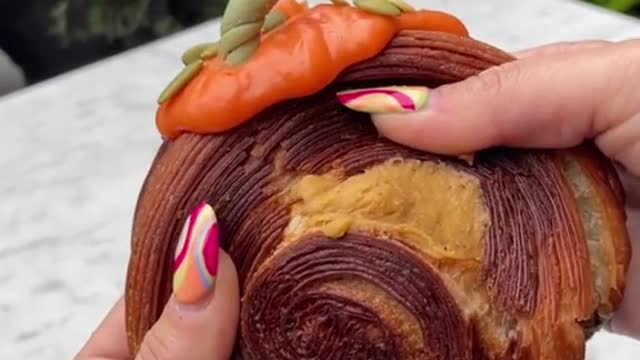 I have never seen such a beautiful ✨ccccRoISsaNTTT✨ 😍 (via @Ava Praschnik )