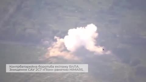 Incredible Footage of Ukrainian Attacks on Russian Armored Convoy