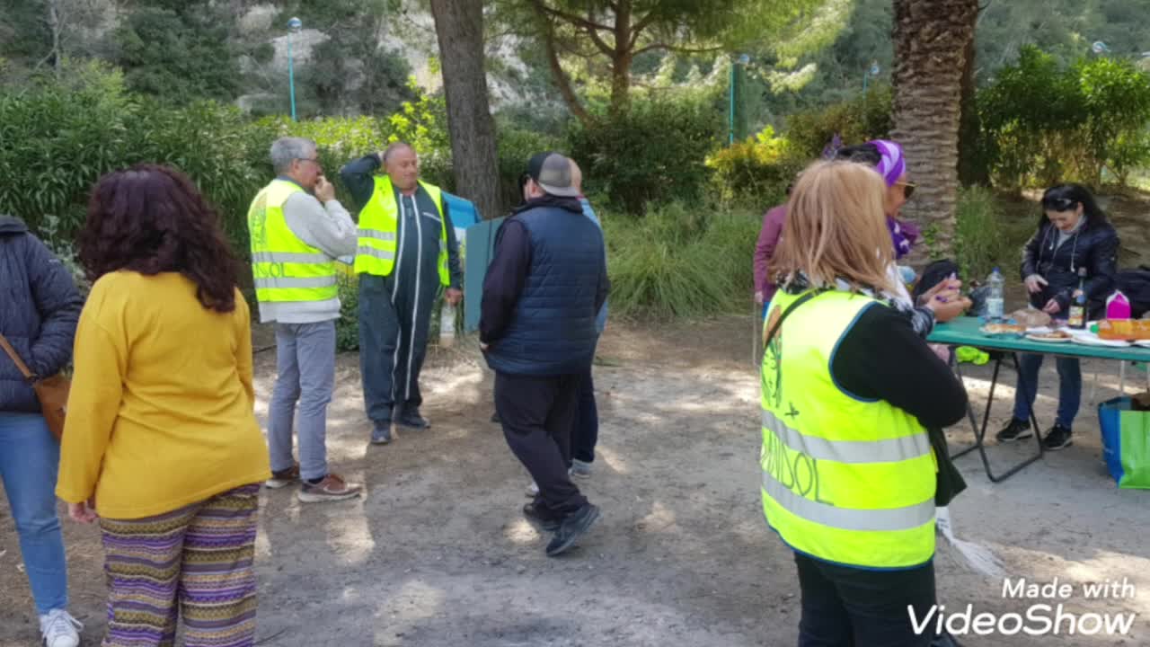 Mobilisation des gilets jaunes du var, rond-point de Bandol 13 Avril 2022.